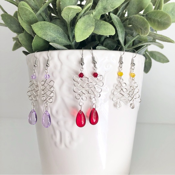 New Handmade Wrapped Wire Silver Blood 🩸 Red Glass Teardrop Celtic Knot Earrings - Picture 9 of 9